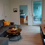 Moderne In Mahlsdorf Apartment